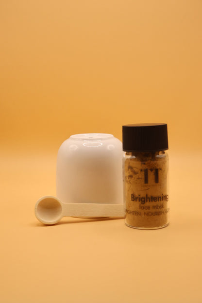 BRIGHTENING FACE MASK + CERAMIC DISH + WOODEN SPOON